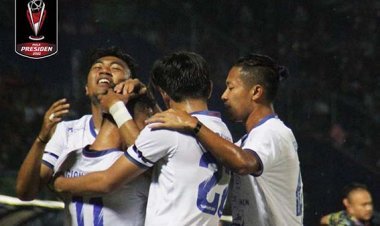 Arema FC Masih Berburu Bek Tengah Baru