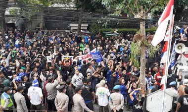 Umuh Muchtar: Insya Allah Ada Jalan Perdamaian Manajemen Persib Vs Bobotoh