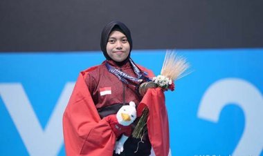 Lifter Putri Indonesia Siti Nafisatul Berhasil Raih Medali Emas di Ajang Islamic Solidarity Games 2021