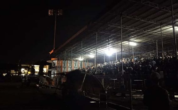 Lampu Stadion Mati, Laga Persiraja vs PSMS Gagal Terlaksana dan Ricuh Terjadi