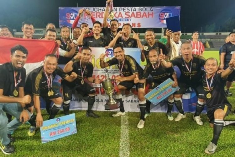 Boyong Semua Gelar, Tim Sepakbola Asal Sumut Ini Juara di Kejohanan Bola Merdeka Sabah Piala SMJ 2022