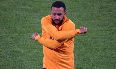 Pelatih Belanda Louis Van Gaal Pastikan Memphis Depay Absen Lawan Senegal