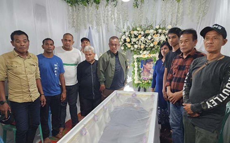 Melayat ke Rumah Duka, PSMS Sampaikan Turut Berduka Atas Meninggalnya Yongki Haurissa