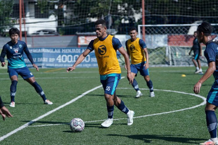 Persib Tegaskan Ricky Kambuaya Masih Terikat Kontrak di Persib