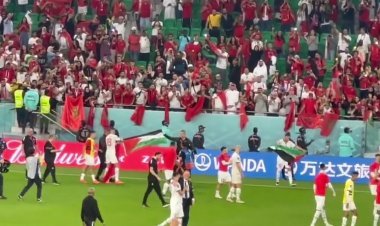 Lolos ke 16 Besar Piala Dunia 2022, Timnas Maroko Bentangkan Bendera Palestina