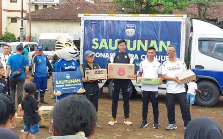 Persib Salurkan Bantuan Bagi Penyintas Bencana Gempa Bumi di Cianjur