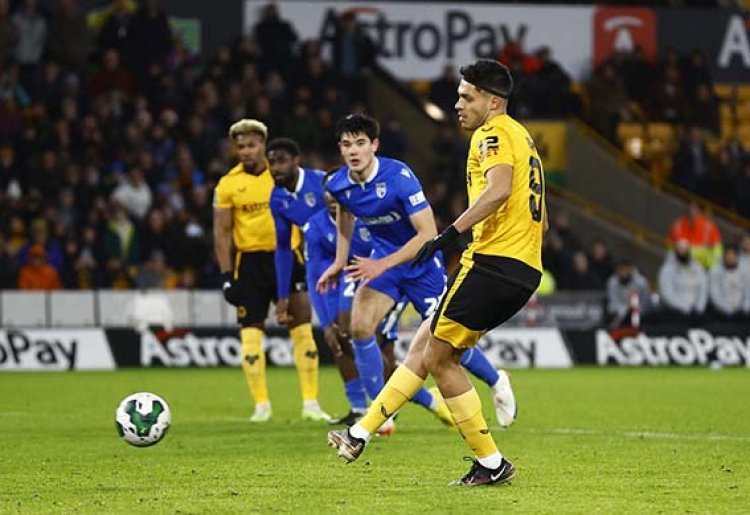 Hasil Piala Liga Inggris 2022-2023: Wolverhampton Hajar Gillingham FC, Mimpi Elkan Baggott Terhenti