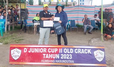 Badikenita br Sitepu Hadir dan Dukung Djunior Cup II Oldcrack U-40 di Tanah Lapang Merdeka