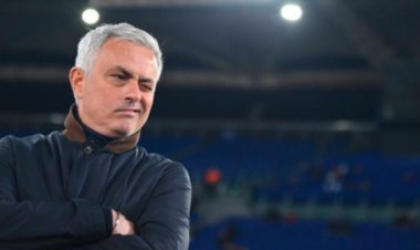Meski Kontrak Tinggal Setahun di Roma, Jose Mourinho Tolak Chelsea