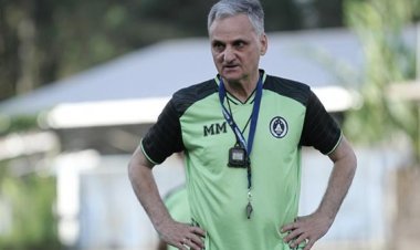 Pimpin Latihan Perdana, Marian Mihail Siap Bawa PSS Jadi Tim Kompetitif