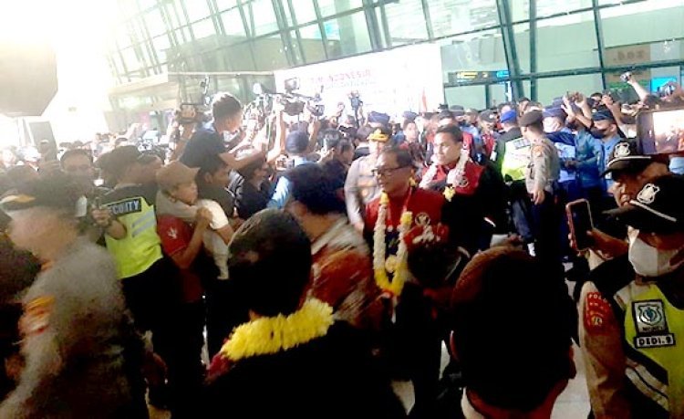 Bandara Soekarno-Hatta Pecah Sambut Kepulangan Timnas Indonesia U-22