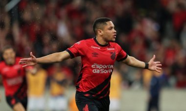 Barcelona Amankan Wonderkid Brasil, Vitor Roque