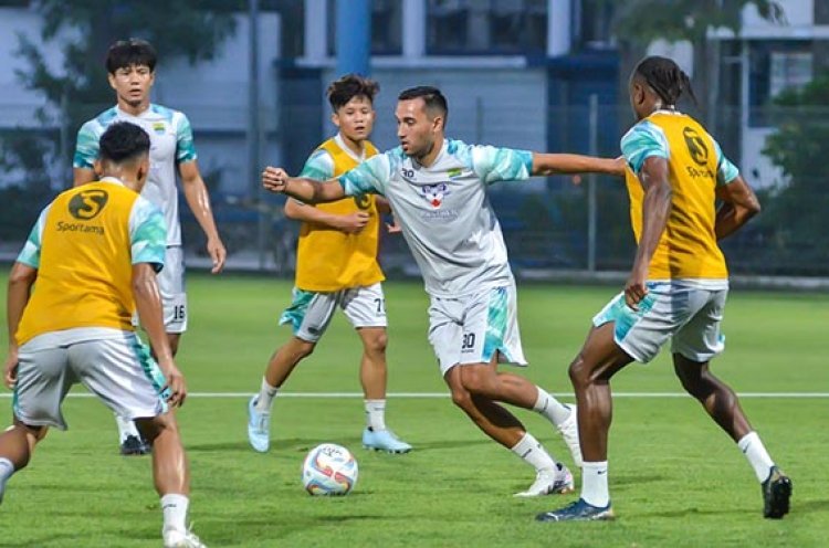 Persib Pasang Target Tinggi Hadapi Arema FC