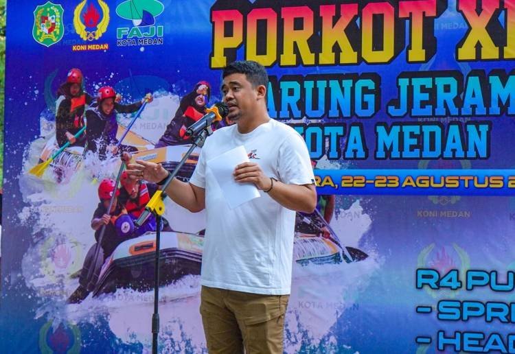 Gubernur Sumut Jenguk Mahasiswa Korban Unjuk Rasa di DPRD