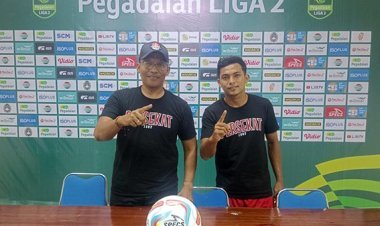 Gresik United vs Persekat Tegal : Pertemuan Sahabat Lama Waktu di Klub Liga 1