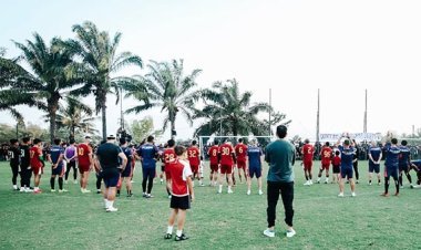 Saat Latihan PSS Sleman Didatangi para Suporternya