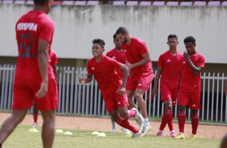 Tanpa Pemain Senior, Persipura Optimis Raih 3 Poin