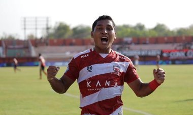 Gol Debut Salim ke Gawang Borneo FC
