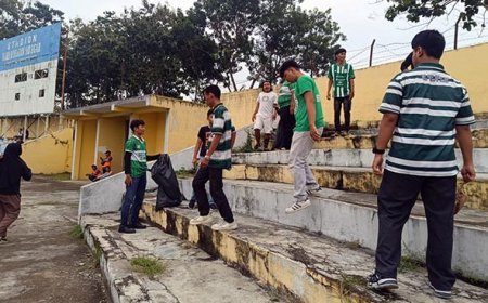Konsistensi PT Pegadaian Dalam Program Bersih Indah Stadion Indonesia