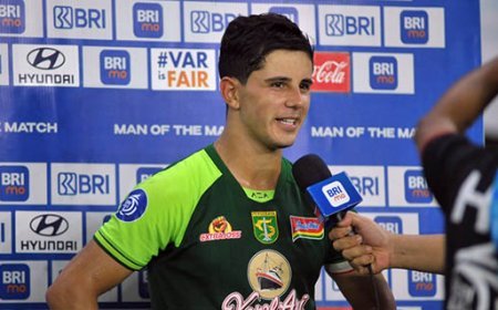 Bruno Moreira Ungkap Peran Penting Paul Munster di Persebaya