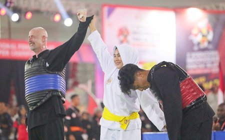 Pesilat AS Todd Maccubbin Raih Perunggu di Debut Internasional Pencak Silat