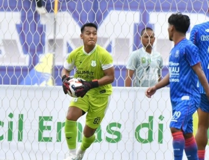 REKY RAHAYU JADI KIPER DENGAN PENYELAMATAN TERBANYAK DI CHAMPIONSHIP 2025/2026
