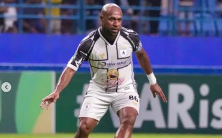 BOAZ SOLOSSA MASIH UNGGUL DI USIA 40 TAHUN