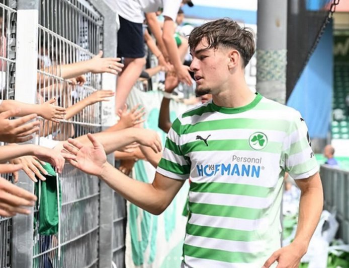 PASANG BENDERA INDONESIA, RENO MUNZ BUKA PELUANG PERKUAT TIMNAS INDONESIA