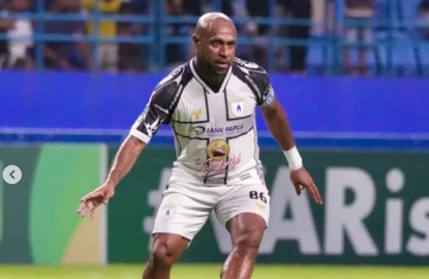 BOAZ SOLOSSA MASIH UNGGUL DI USIA 40 TAHUN