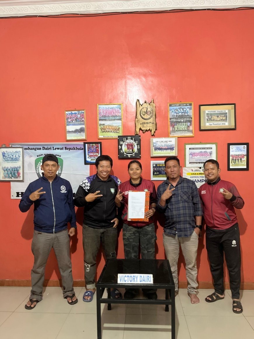 Victory Dairi Tunjuk Rindu Dameria Purba sebagai Pelatih SSB dengan Kontrak Profesional