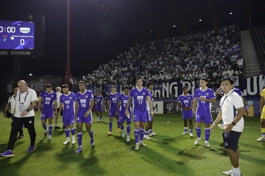AFC RESMI JATUHKAN HUKUMAN UNTUK PERSIB BANDUNG USAI RICUH LAWAN RATCHABURI FC