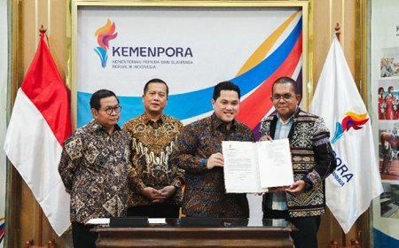 Menpora Erick Resmi Serahkan SK Penetapan Tuan Rumah PON XXII 2028