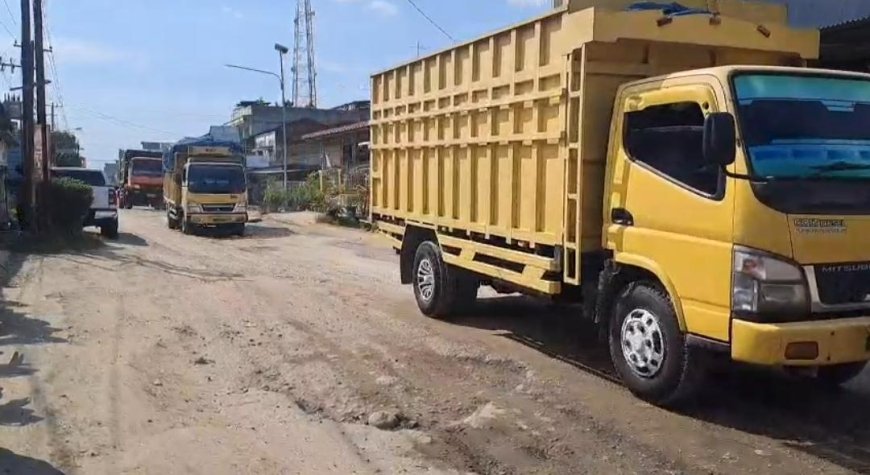 Bobby Nasution Pastikan Jalan Rusak Sepanjang 5,5 Km di Galang Mulai Diperbaiki, Galian C Liar Ditutup