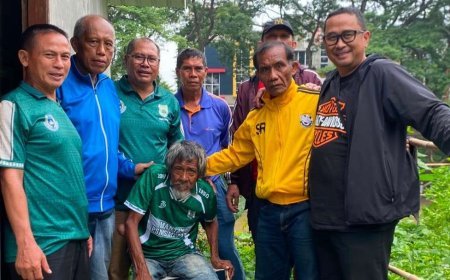 Pengurus Mantan Pemain PSMS Medan Salurkan Bantuan Untuk Legenda Mamek Sudiono