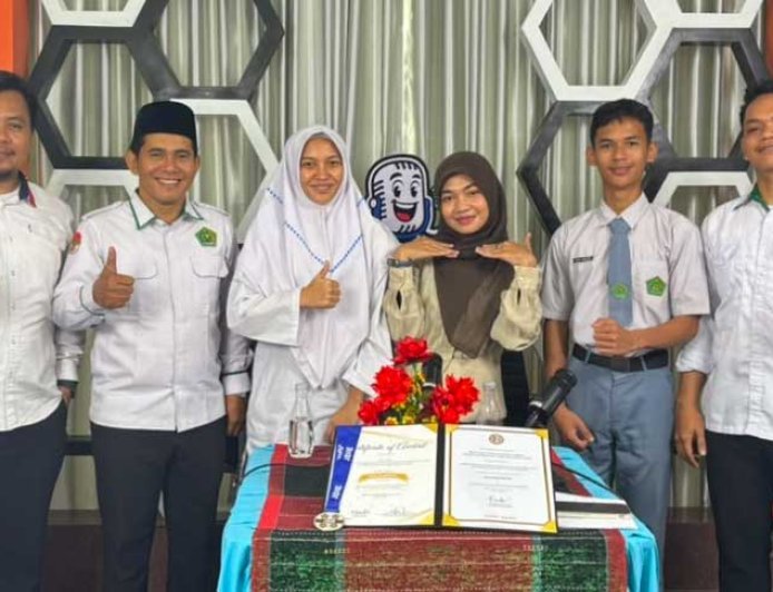 Siswa MTsN 3 Medan Jadi Narasumber RRI, Bagikan Kisah Sukses Raih Prestasi Taekwondo Internasional