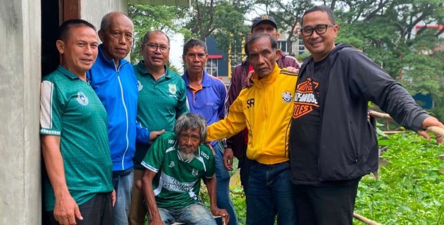 Pengurus Mantan Pemain PSMS Medan Salurkan Bantuan Untuk Legenda Mamek Sudiono