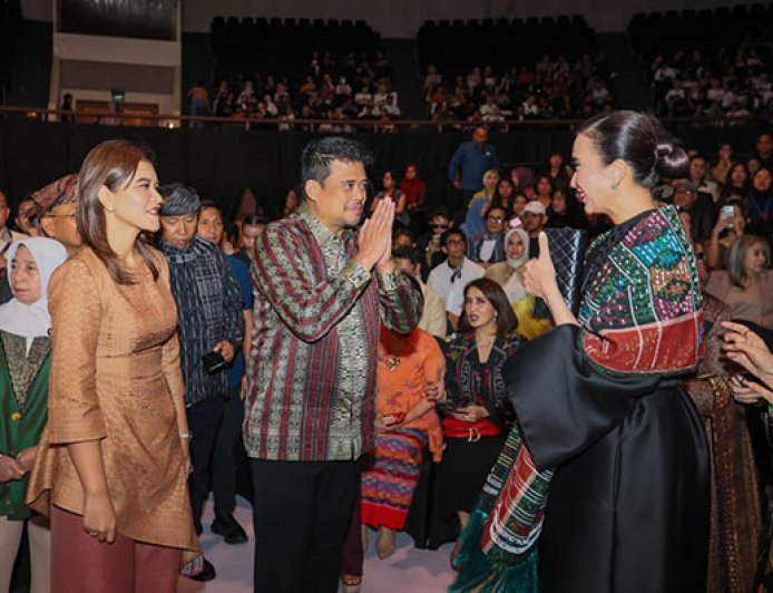 IFW 2026: Bobby Nasution Tegaskan Sumut Siap Jadi Pusat Fashion Indonesia Lewat Ulos